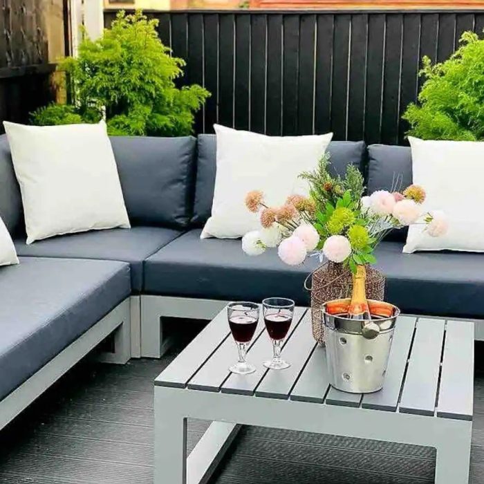 cbcbb35b-0872-4cdc-b022-8ea799a93009 Large